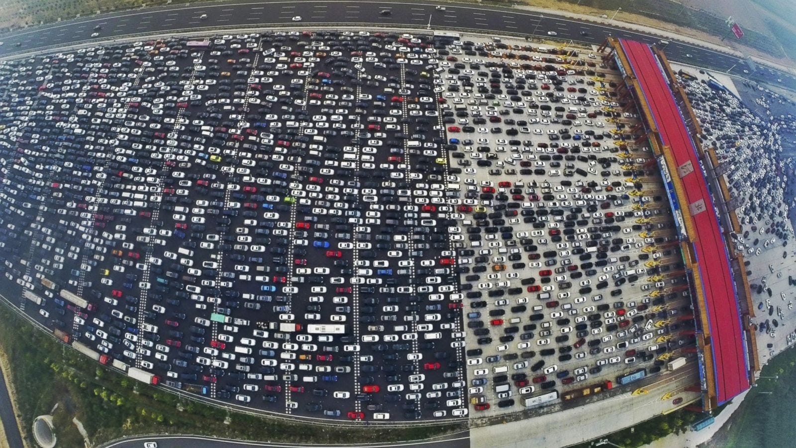 Thousands of Cars Stuck in Beijing Traffic Jam on 50-Lane Highway - ABC News